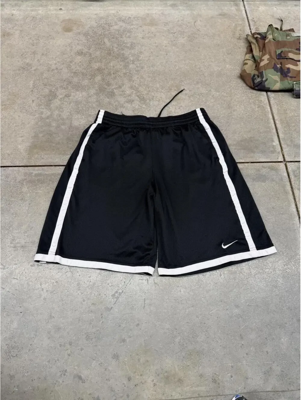 vintage nike black and white small swoosh mesh basketball gym shorts size xl